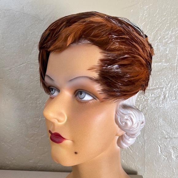 FASCINATING 1950's RUST/MULTICOLOR FEATHER COCKTAIL HAT - Picture 1 of 9